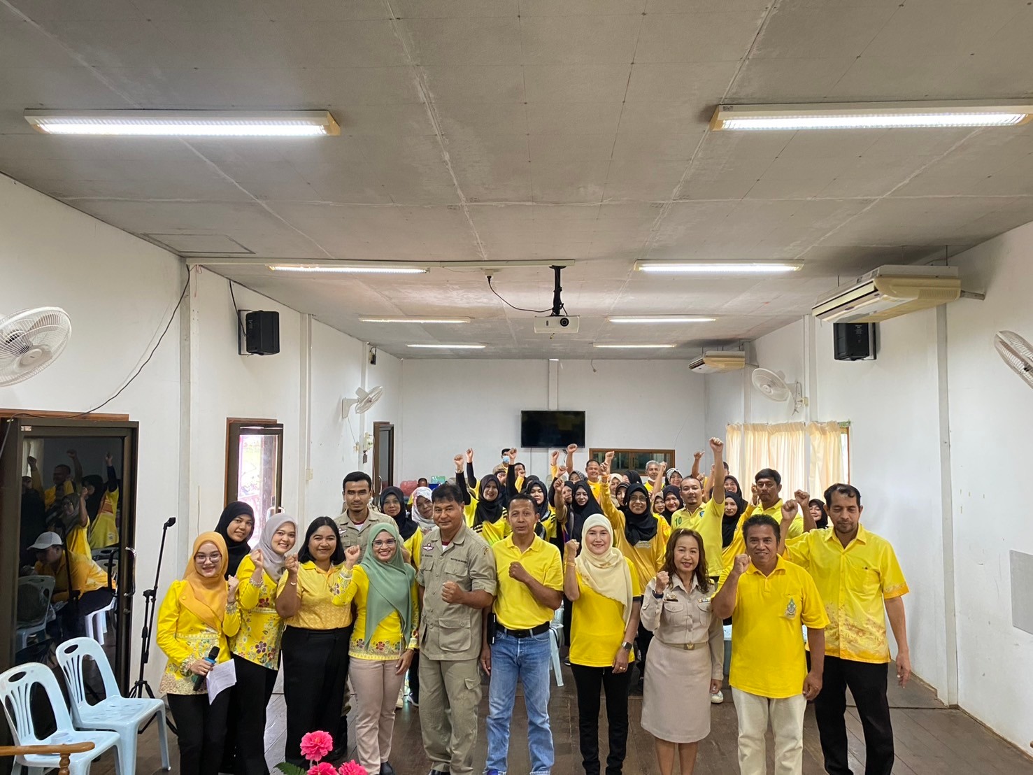 โครงการอาสาสมัครป้องกันภัยฝ่ายพลเรือน หลักสูตรจัดตั้ง ประจำปีงบประมาณ 2568 ระหว่างวันที่ 27 - 31 มกราคม 2568 ณ โรงเรียนบ้านตำมะลังเหนือ หมู่ที่ 2 ตำบลตำมะลัง อำเภอเมืองสตูล จังหวัดสตูล และ ณ วังสายทอง ตำบลน้ำผุด อำเภอละงู จังหวัดสตูล
